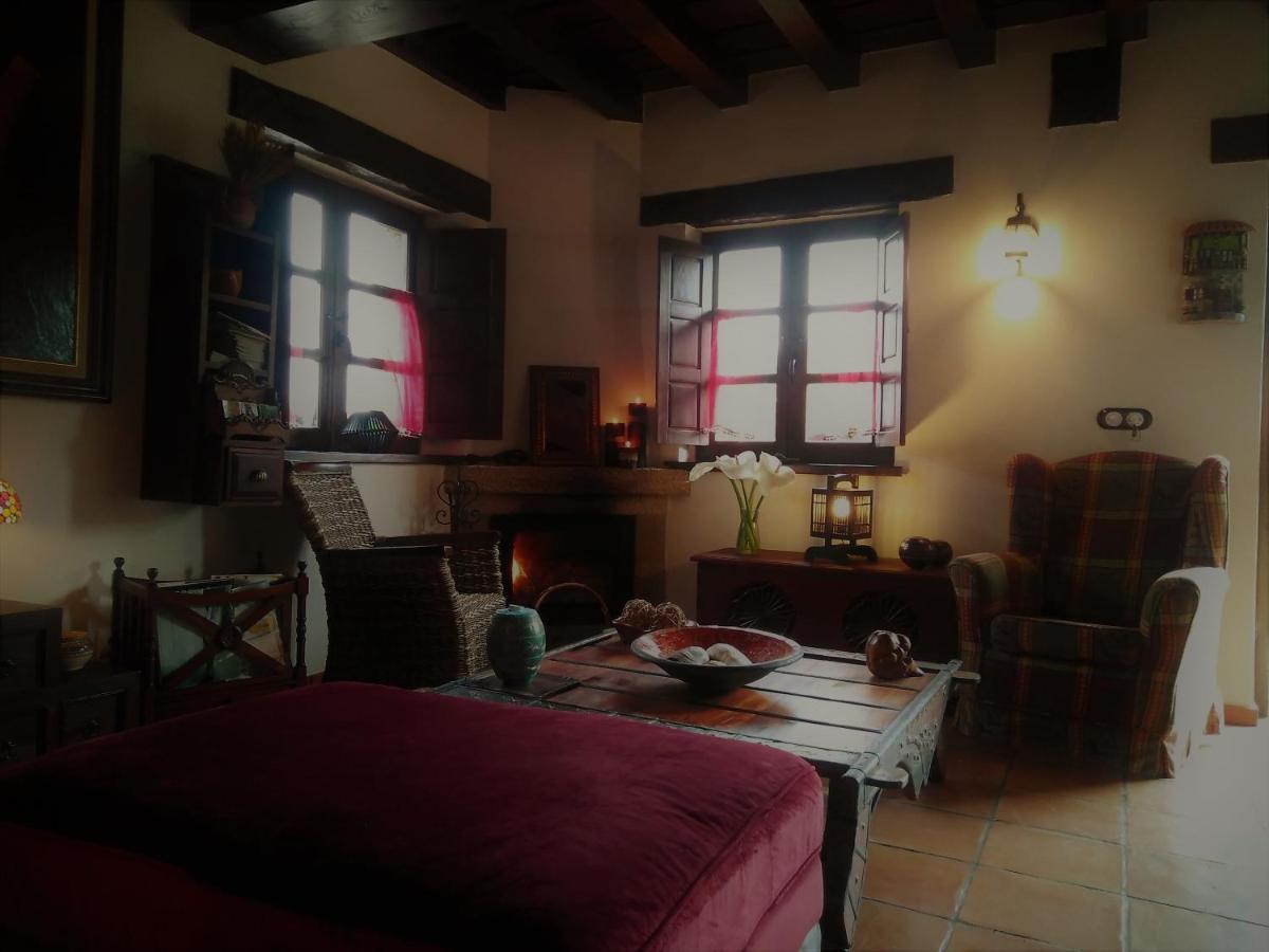 Affittacamere Casa Sel De Breno Udias Esterno foto